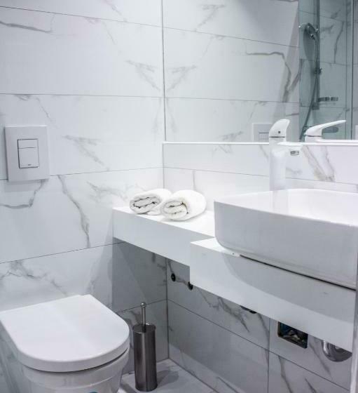 キングサイズベッドのデラックスルーム, Forty Two Block A