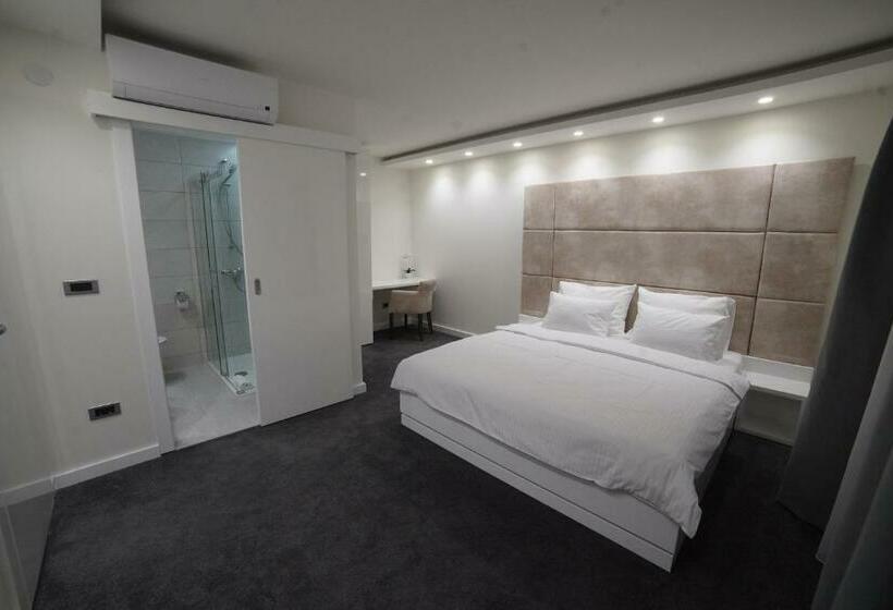 スタンダードルーム, Forty Two Block A