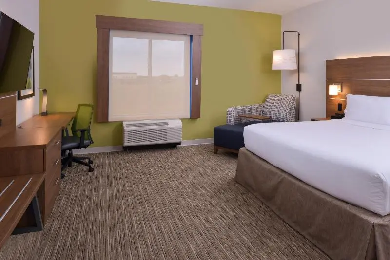 身障者適用キングサイズベッドルーム, Holiday Inn Express   Nashville South   Spring Hill, An Ihg