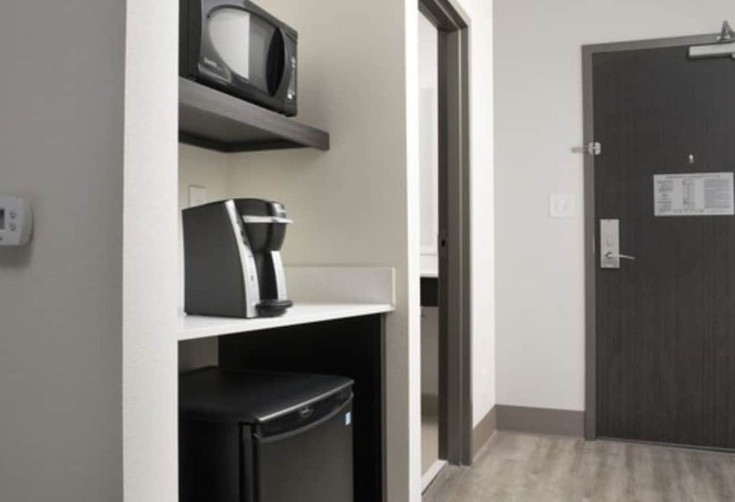 장애인을 위한 스위트, Holiday Inn Express & Suites   North Brunswick, An Ihg
