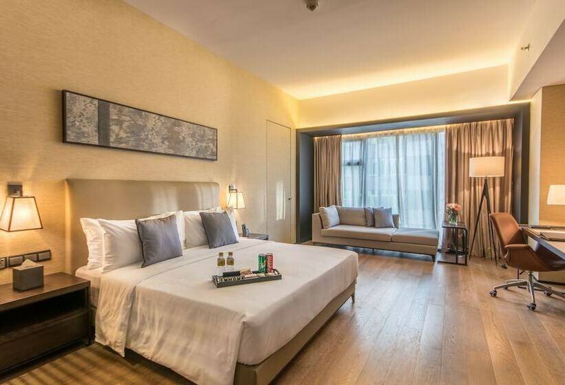 اتاق اجرایی با تخت بزرگ, I M