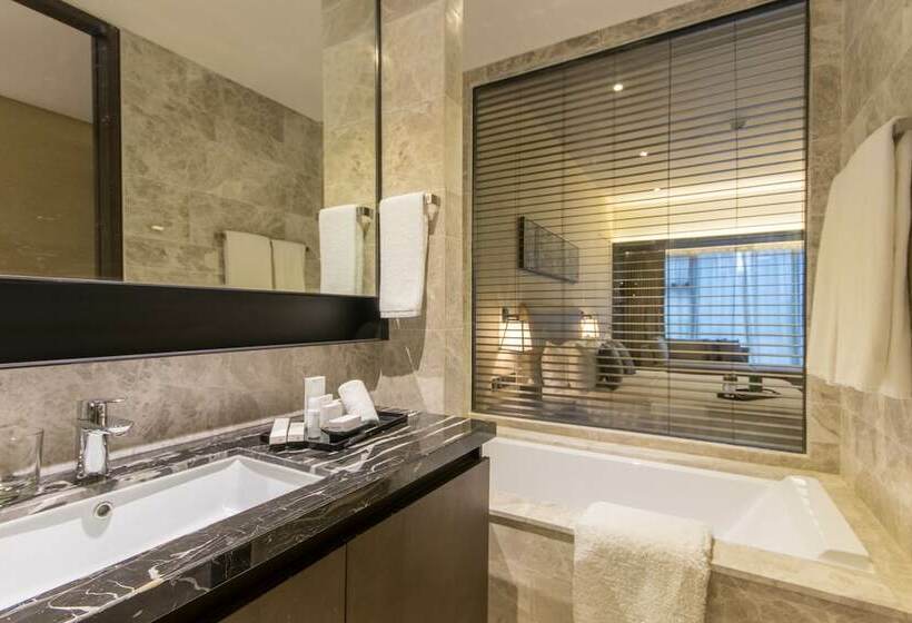 اتاق اجرایی با تخت بزرگ, I M