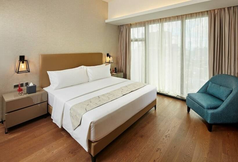 سوئیت پریمیوم, I M