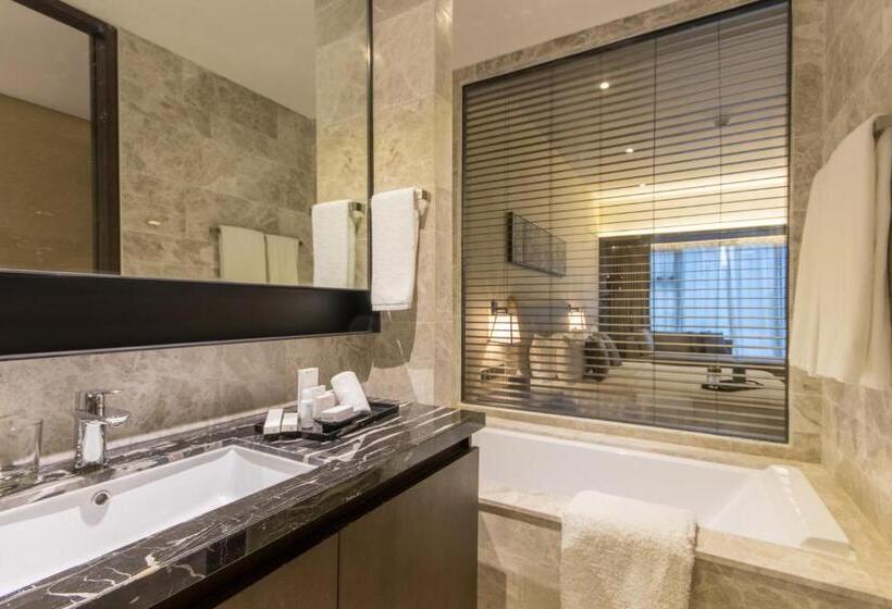 اتاق اجرایی با تخت بزرگ, I M