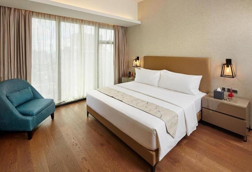 سوئیت پریمیوم, I M