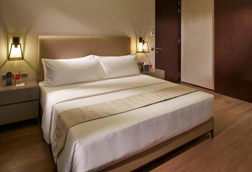 سوئیت 2 خوابه, I M