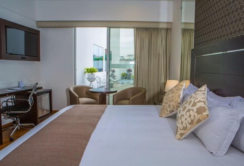 غرفة قياسية فردية, Jose Antonio Deluxe