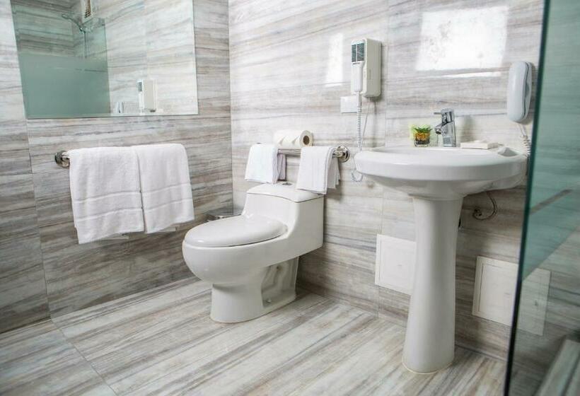 غرفة قياسية فردية, Jose Antonio Deluxe