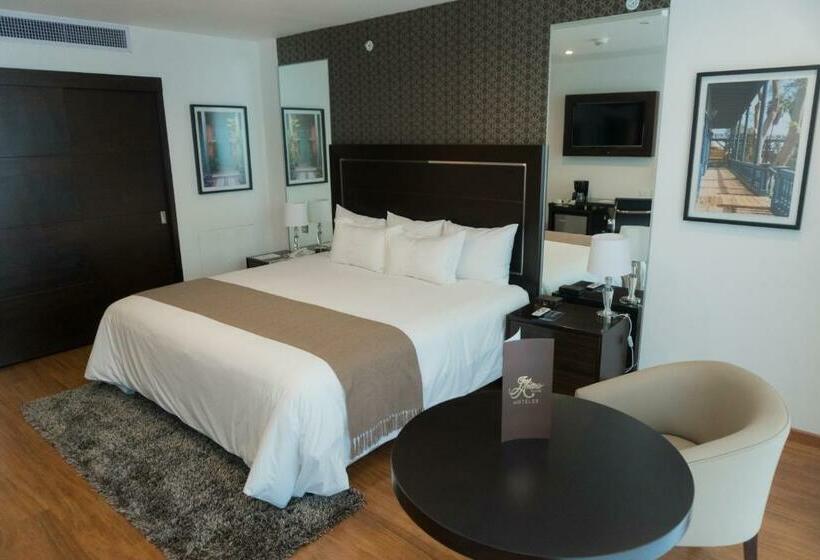 غرفة قياسية فردية, Jose Antonio Deluxe