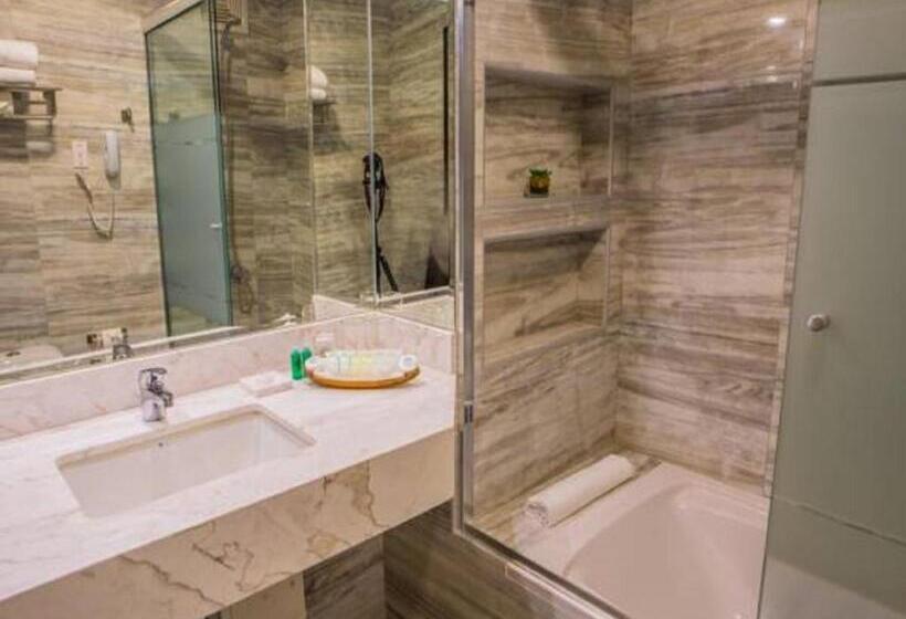 غرفة قياسية فردية, Jose Antonio Deluxe