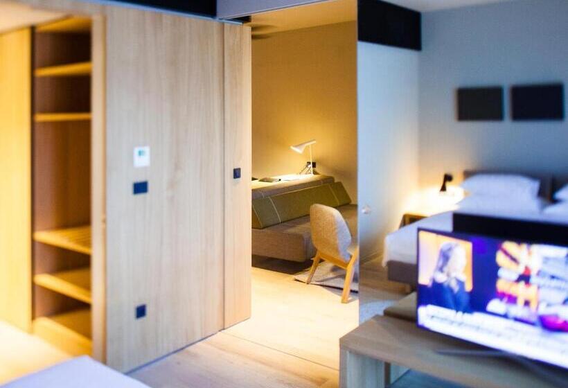 Апартаменты 1 Спальня с Балконом, One Suite