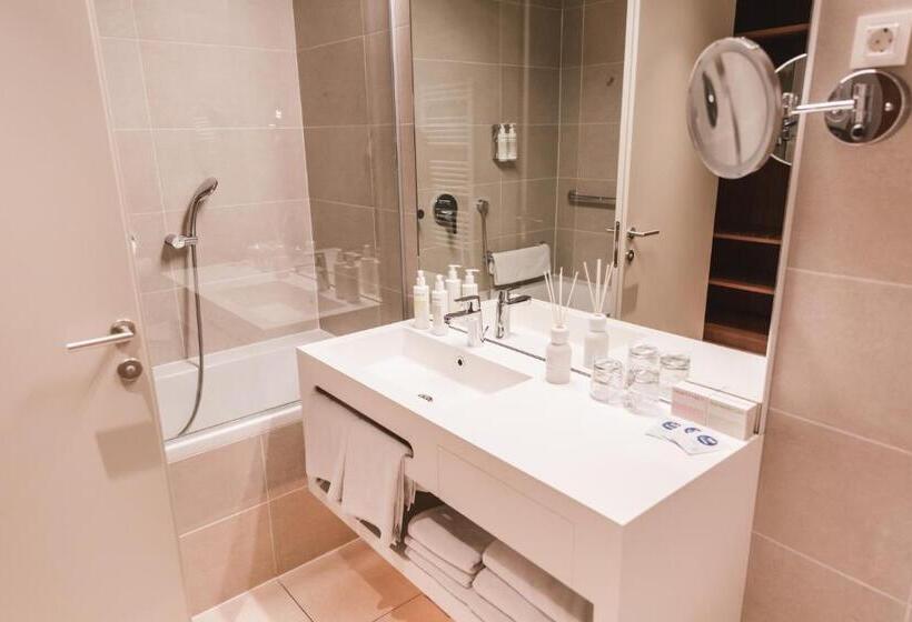 Lejlighed 2 Soveværelser med Balkon, One Suite