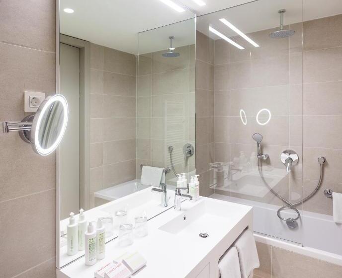 Lejlighed 2 Soveværelser med Balkon, One Suite