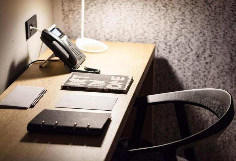 Standard Værelse, One Suite