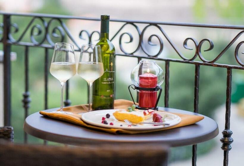 디럭스 트리플 룸, Luksuzne Sobe Luce