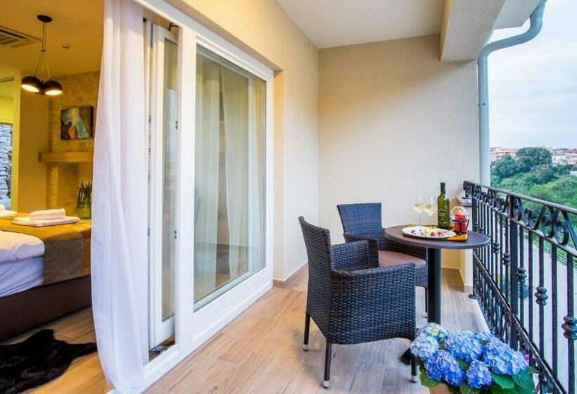 디럭스 트리플 룸, Luksuzne Sobe Luce