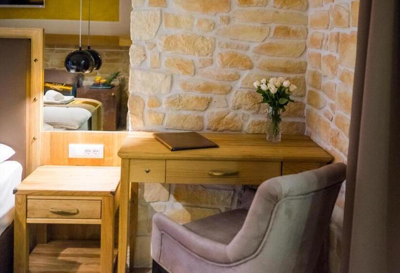 디럭스 트리플 룸, Luksuzne Sobe Luce