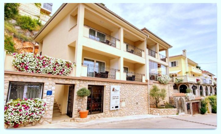 디럭스 트리플 룸, Luksuzne Sobe Luce