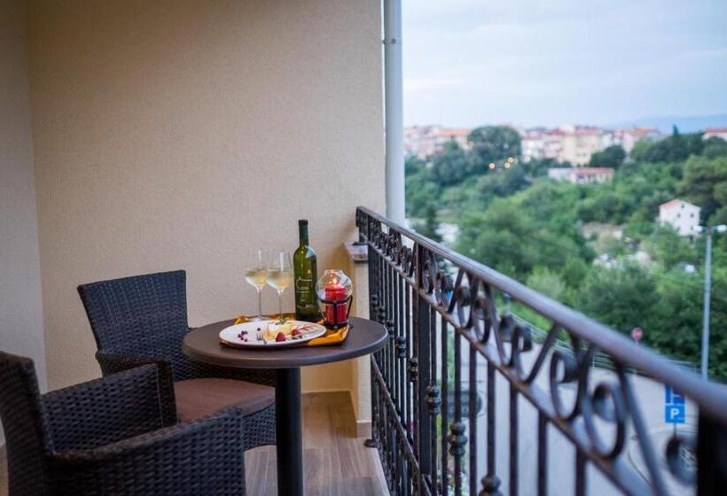 발코니 디럭스 룸, Luksuzne Sobe Luce