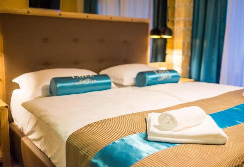 발코니 디럭스 룸, Luksuzne Sobe Luce