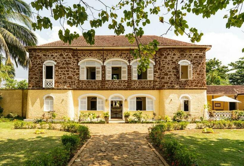 سوییت جونیور با چشمانداز دریا, Belo Monte Hotel And Museum