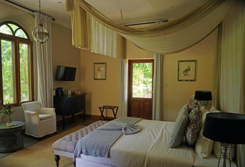 سوییت جونیور با چشمانداز دریا, Belo Monte Hotel And Museum