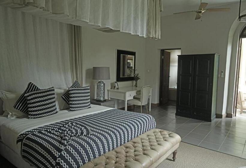 سوییت جونیور با چشمانداز دریا, Belo Monte Hotel And Museum