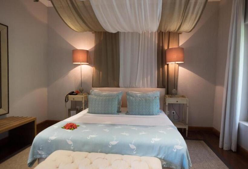 سوییت با چشمانداز باغ, Belo Monte Hotel And Museum