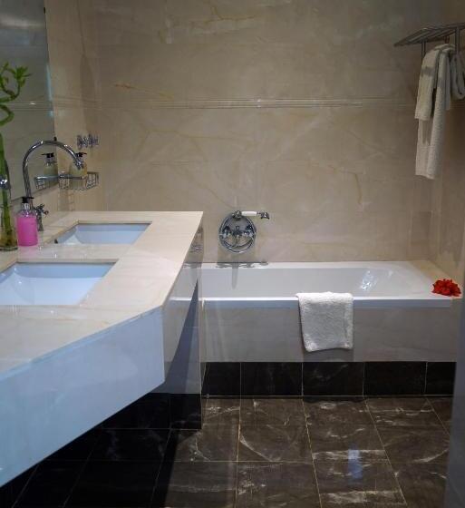 سوییت با چشمانداز باغ, Belo Monte Hotel And Museum