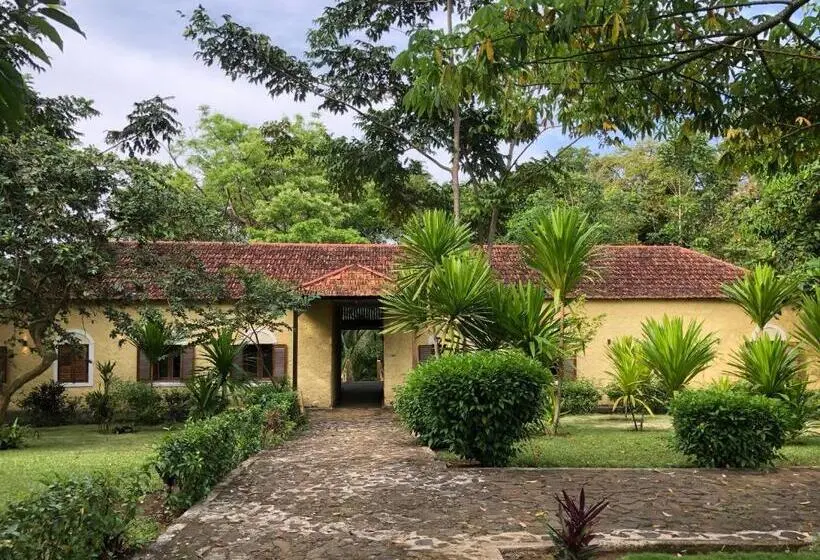 اتاق لوکس با چشم‌انداز باغ, Belo Monte Hotel And Museum