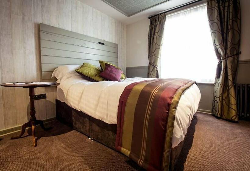 スタンダードルーム, The Cardinals Hat