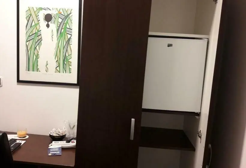 اتاق استاندارد یک تخته با سرویس بهداشتی مشترک, Hostel In Club