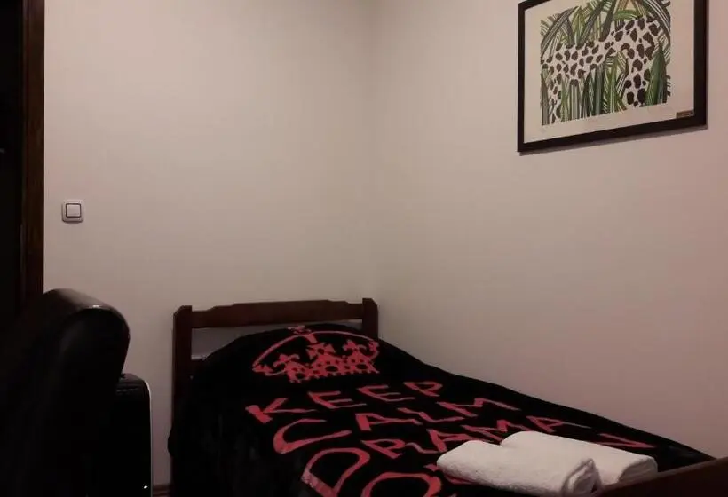 اتاق استاندارد با سرویس بهداشتی مشترک, Hostel In Club