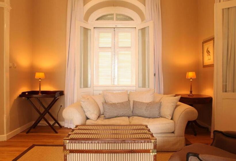 سوییت جونیور با چشمانداز دریا, Belo Monte Hotel And Museum