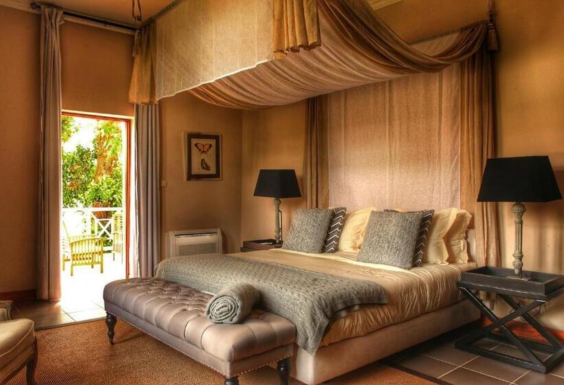 سوییت جونیور با چشمانداز دریا, Belo Monte Hotel And Museum