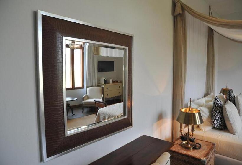 سوییت جونیور با چشمانداز دریا, Belo Monte Hotel And Museum