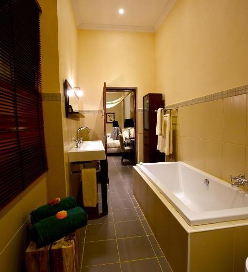 سوییت جونیور با چشمانداز دریا, Belo Monte Hotel And Museum