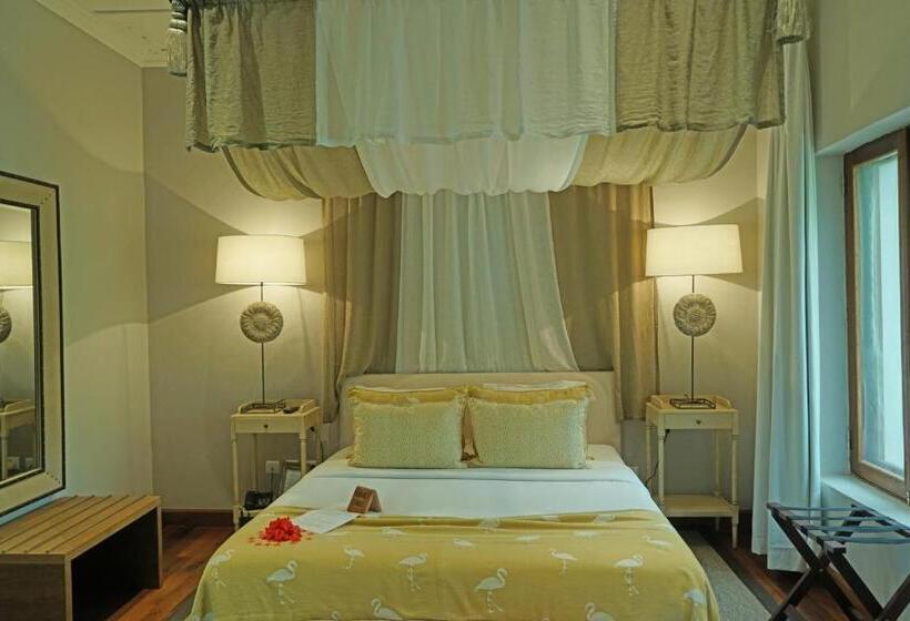 سوییت با چشمانداز باغ, Belo Monte Hotel And Museum