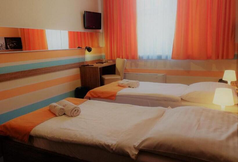 اتاق استاندارد, ík Košice