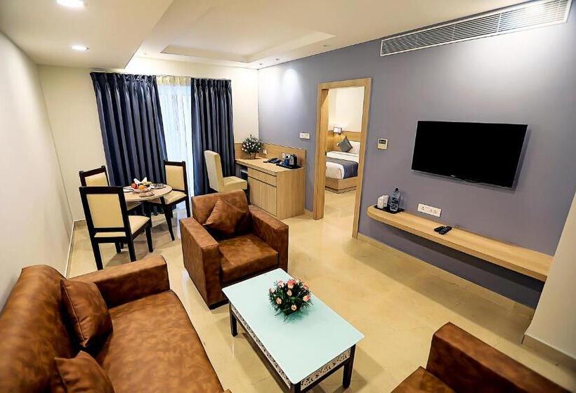 家庭套房, Pp Residency