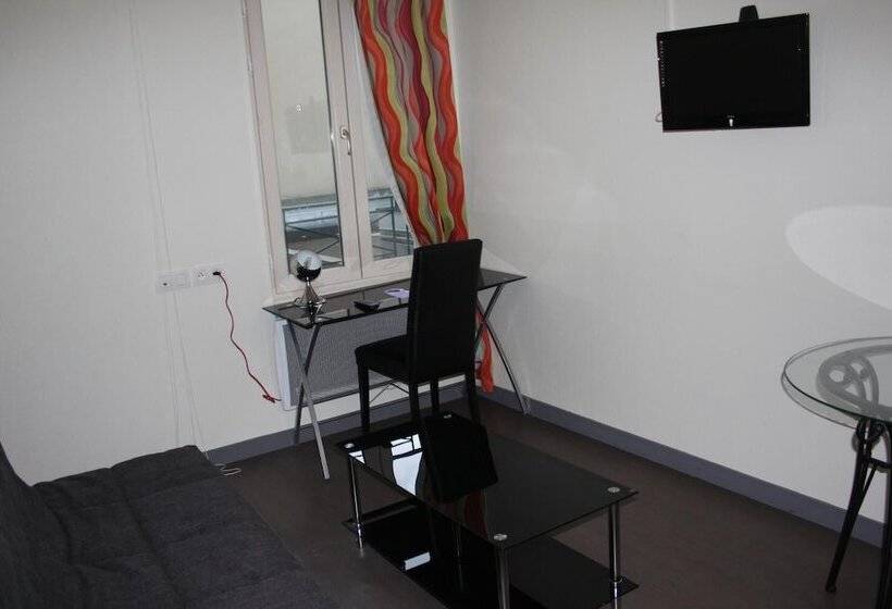 スタンダードスタジオ, Residence D Artagnan