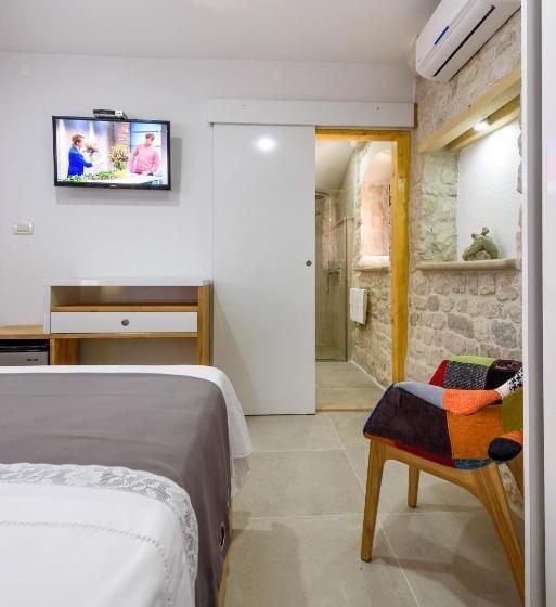 デラックスルーム, Villa Kudelik Stone Story