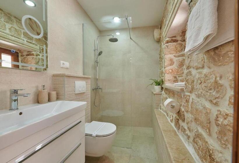 スーペリアスタジオ, Villa Kudelik Stone Story