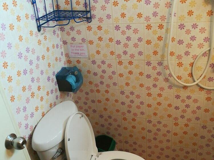 Кровать в Общей Комнате, Karma Home Hostel