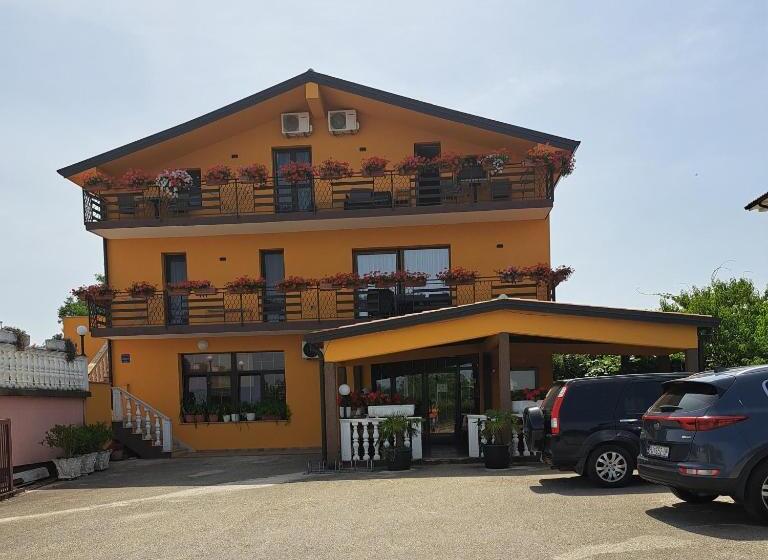 标准间, Sobes Tea