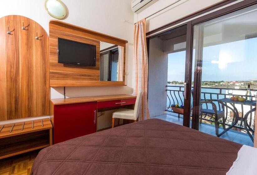 Номер Стандарт, Pansion Croatia