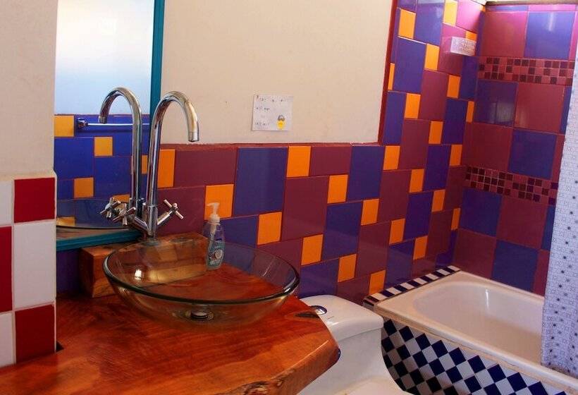 スタンダードルーム, Sirena Insolente Hostel & Suites