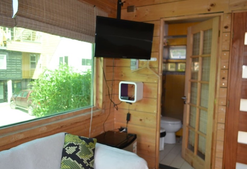 スタンダードルーム, Sirena Insolente Hostel & Suites