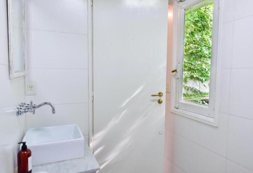 سوییت با چشم‌انداز باغ, Casa Caravan   Plant Based Concept House