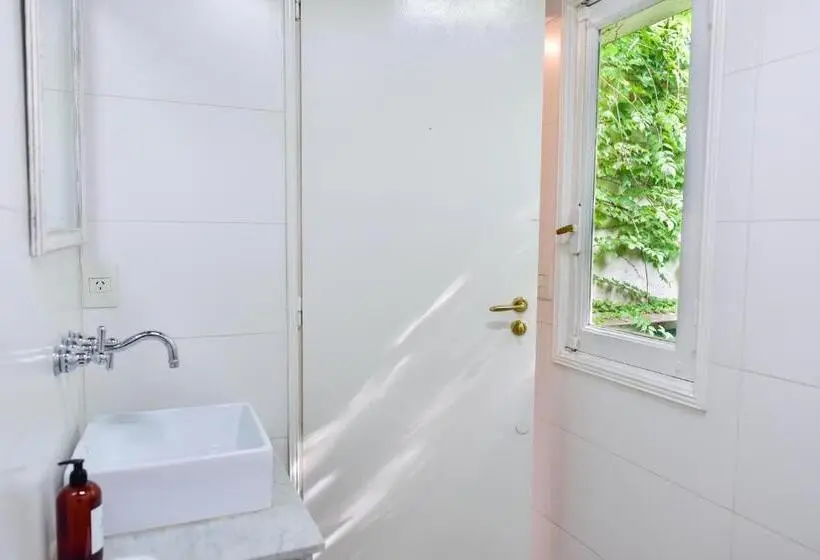 سوییت با چشم‌انداز باغ, Casa Caravan   Plant Based Concept House